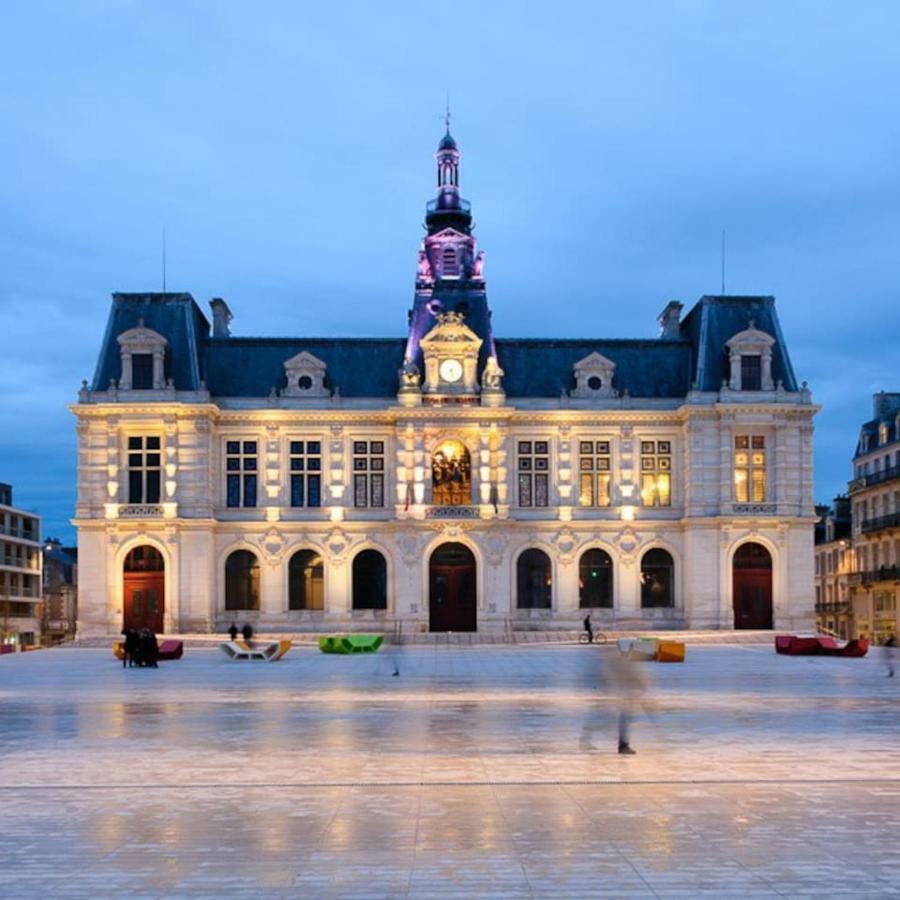 An Authentic Experience With Spa In The Center Poitiers Bagian luar foto